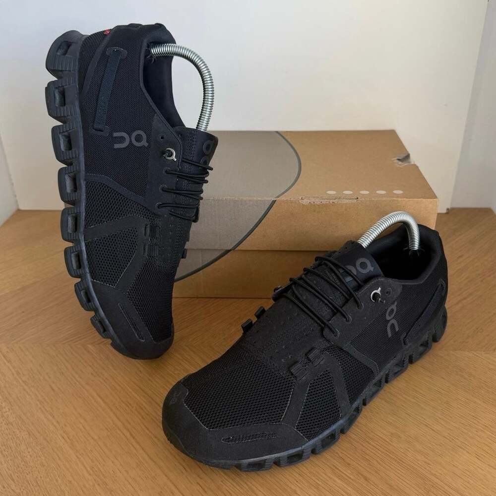 On Cloud ‘Triple Black’ Men Running Sneakers- SZ 8.5